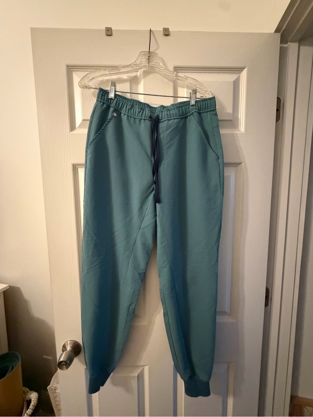 FIGS Men’s Sage Green Scrub Pant